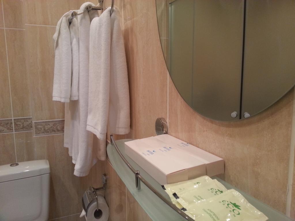 Arien Plaza Hotel Tasjkent Kamer foto
