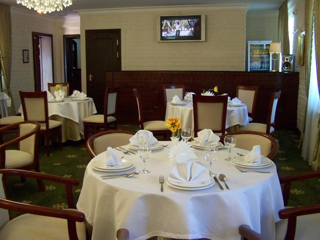 Arien Plaza Hotel Tasjkent Buitenkant foto